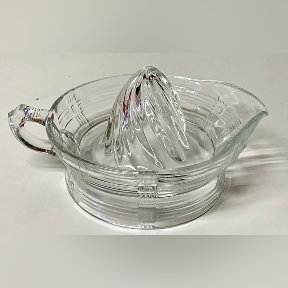 1920s Vintage Spout Front Criss Cross Swirl Glass Hazel Atlas Orange Reamer - Picture 8 of 9